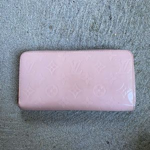Louis Vuitton Rose Ballerine Zippy Wallet